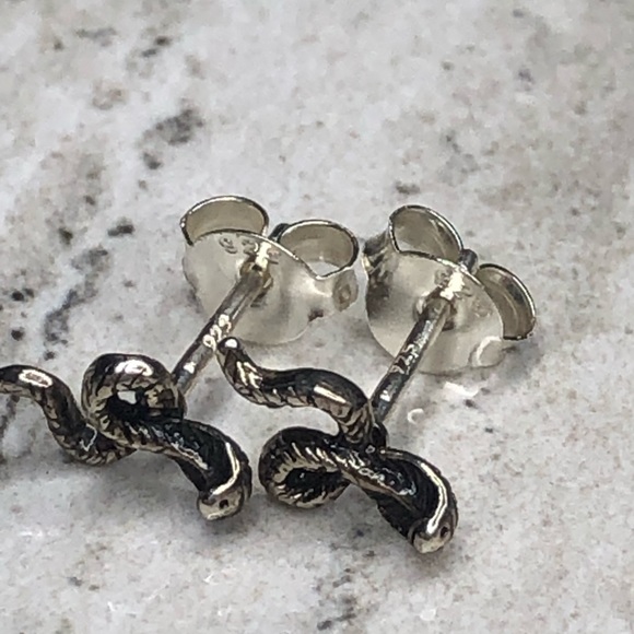 925 Sterling Silver Cobra Snake Earrings - Picture 6 of 16